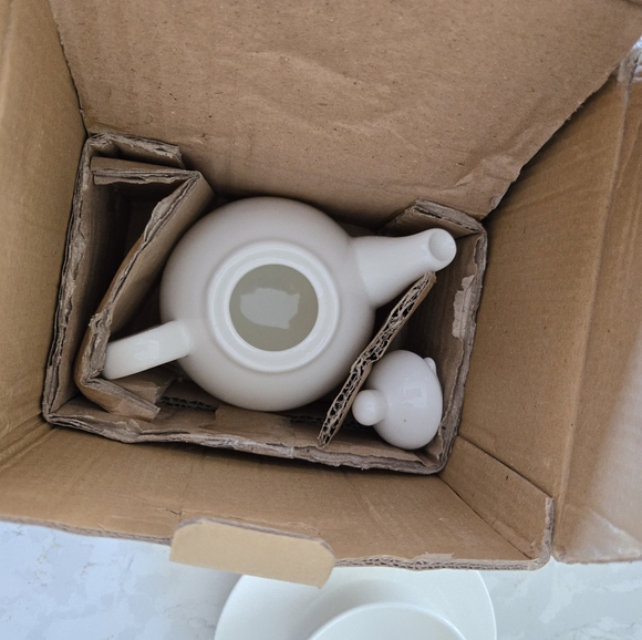 ☕️🫖NWT‼️ Tupperliving Fine China Teapot for One - Picture 4 of 9
